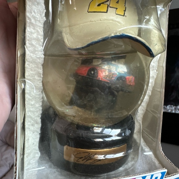Trevco Jeff Gordon #24 Collectible Snow Globe - Picture 2 of 5